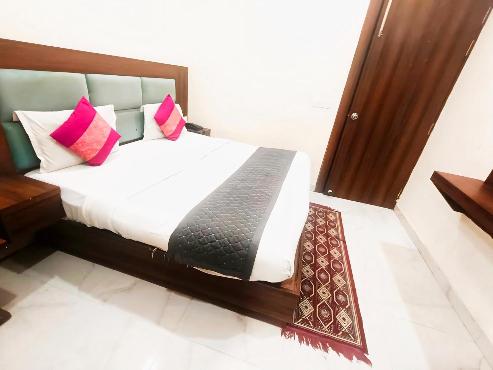 Shiva International Near By Igi Airport Maison d'hôtes