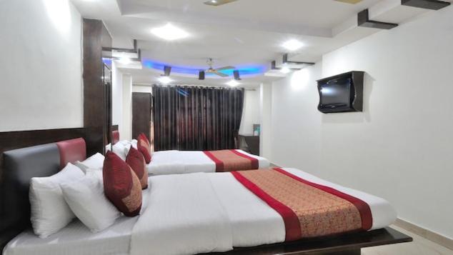 Shiva International Near By Igi Airport *